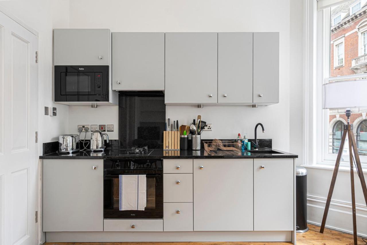 Chic Apartment Near Kensington Palace London Exterior photo